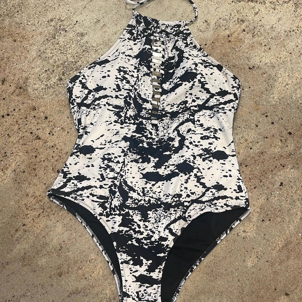 One piece bathing suit